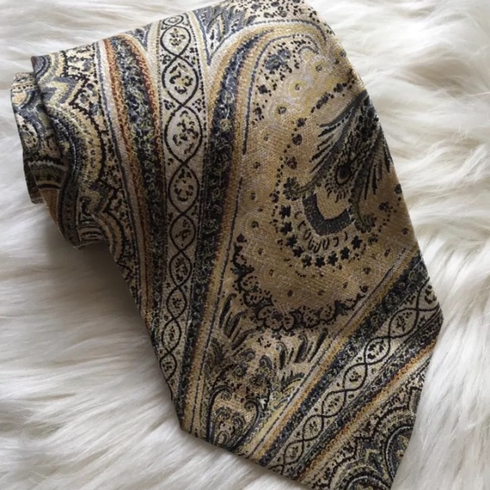 WINGS Vintage Handmade Paisley Silk Tie